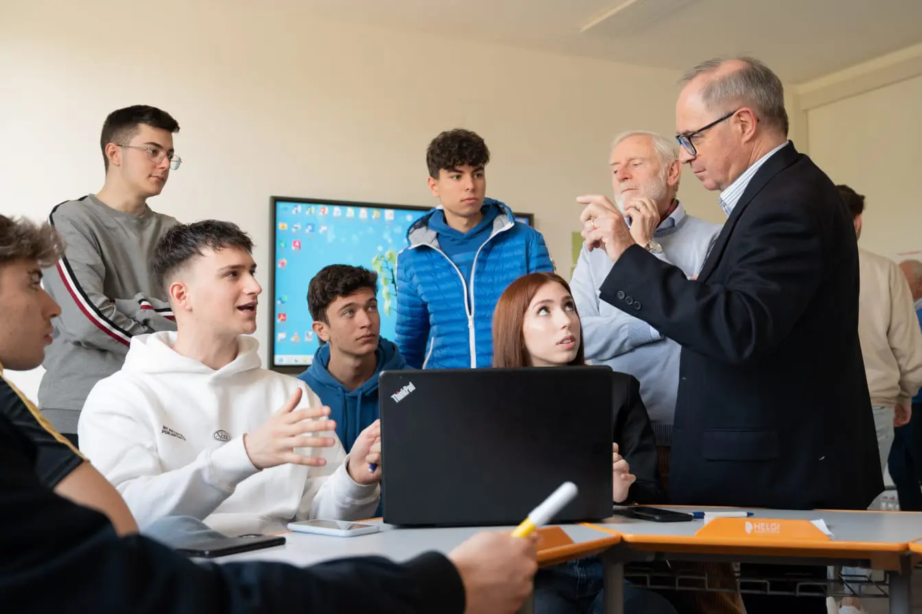 Ragazzi e imprese foto ja italia ffb
